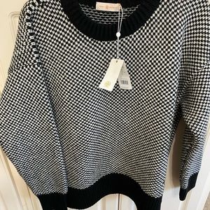Tory Burch Two tone oversized wool sweater.  Black and white, size M.  NWT